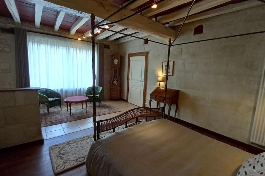 Le Logis De La Tour Βίλα Loudun Εξωτερικό φωτογραφία