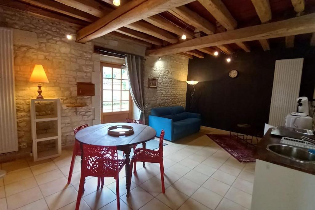 Le Logis De La Tour Βίλα Loudun Εξωτερικό φωτογραφία